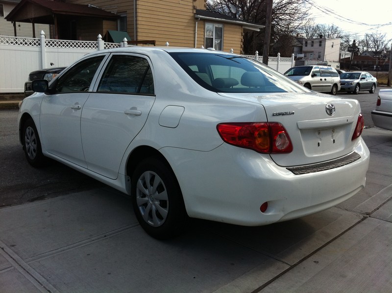 2009 Toyota corolla ce sedan