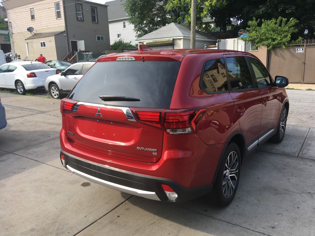 Used - Mitsubishi Outlander SE SUV for sale in Staten Island NY