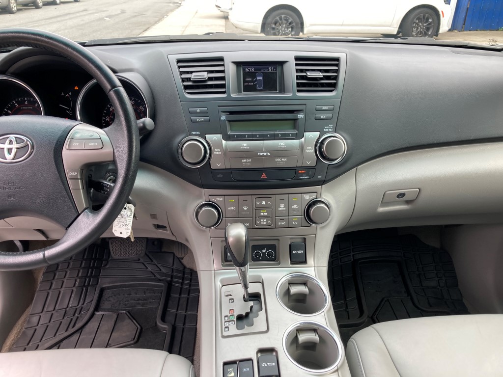 Used - Toyota Highlander SE AWD SUV for sale in Staten Island NY