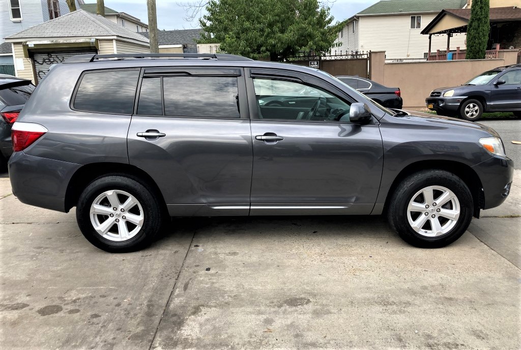 Used - Toyota Highlander SE AWD SUV for sale in Staten Island NY