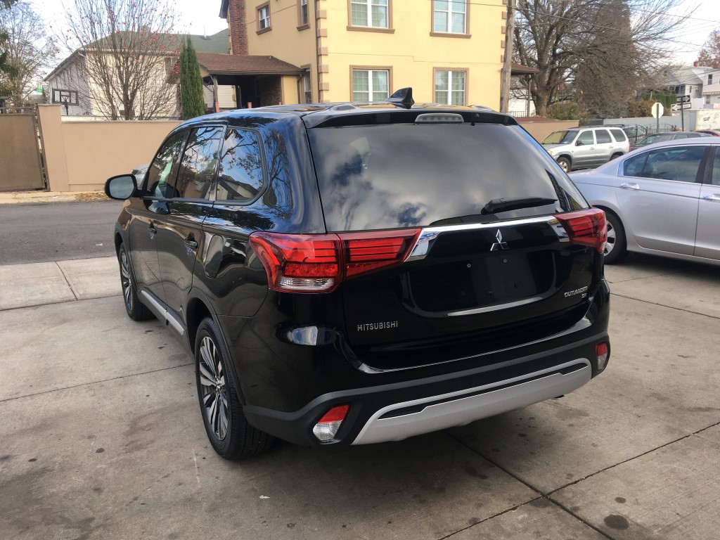 Used - Mitsubishi Outlander SE SUV for sale in Staten Island NY