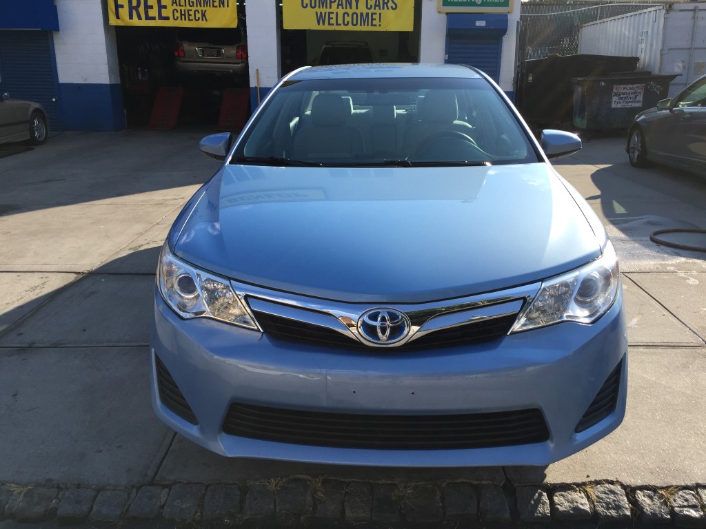 Used - Toyota Camry Hybrid LE Sedan for sale in Staten Island NY