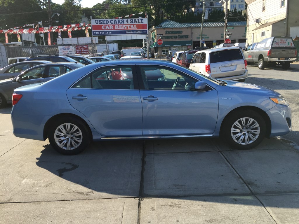 Used - Toyota Camry Hybrid LE Sedan for sale in Staten Island NY