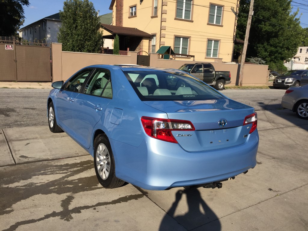 Used - Toyota Camry Hybrid LE Sedan for sale in Staten Island NY