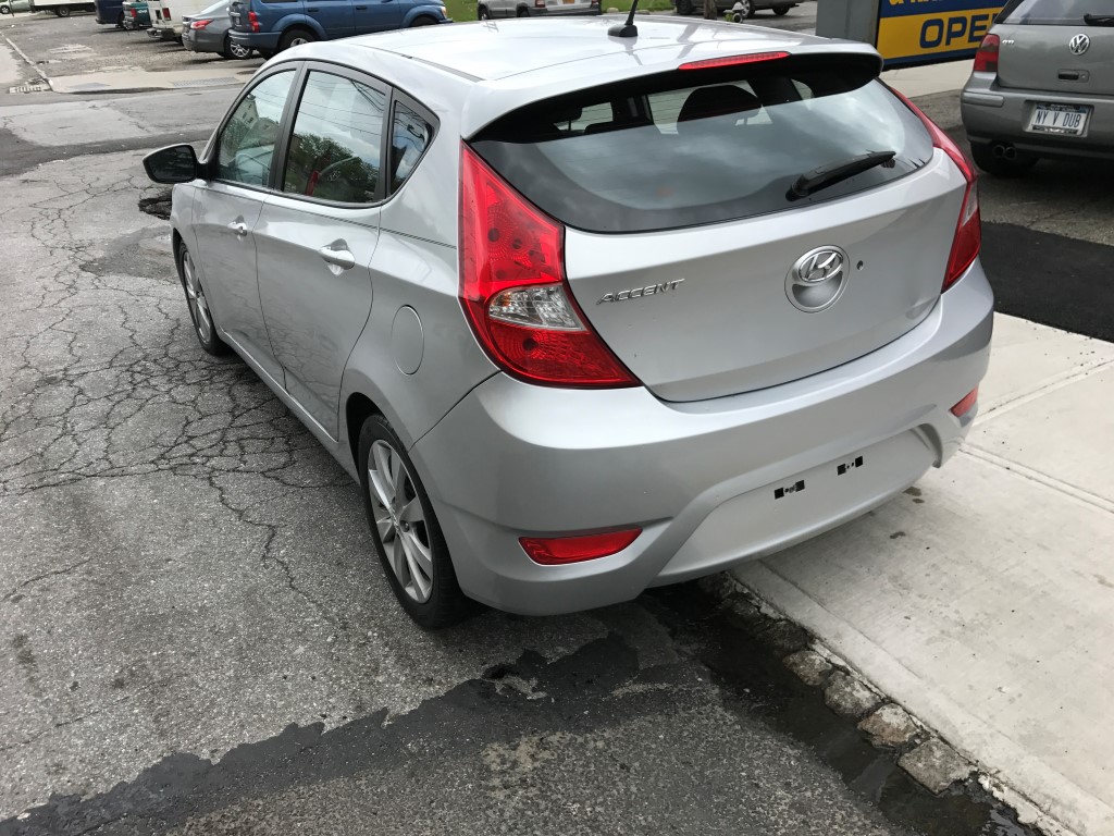 Used 2012 Hyundai Accent SE Hatchback 6,990.00