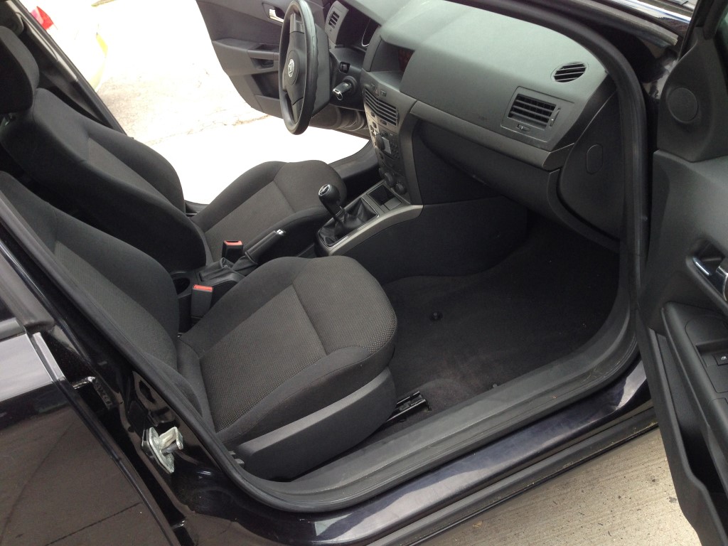Used - Saturn Astra XE Hatchback for sale in Staten Island NY