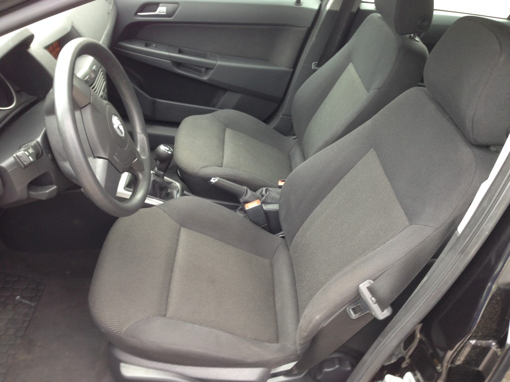 Used - Saturn Astra XE Hatchback for sale in Staten Island NY