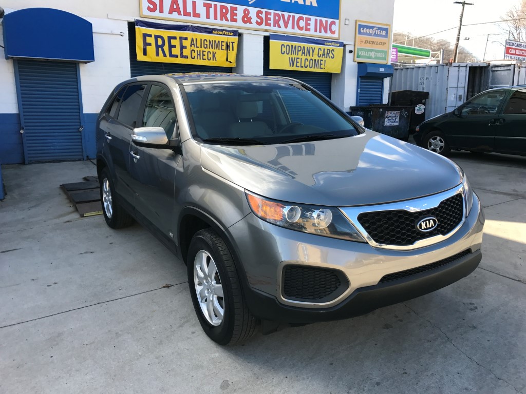 Used - Kia Sorento 4C LX AWD SUV for sale in Staten Island NY