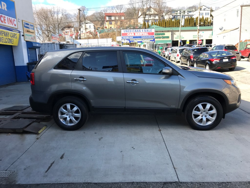 Used - Kia Sorento 4C LX AWD SUV for sale in Staten Island NY