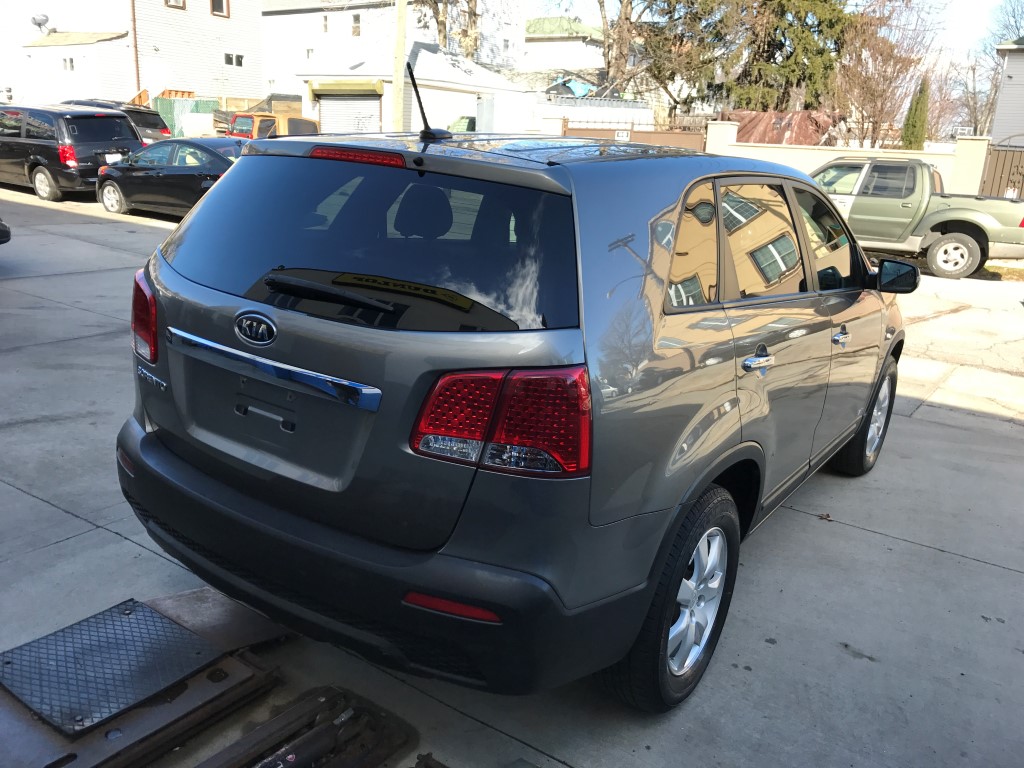 Used - Kia Sorento 4C LX AWD SUV for sale in Staten Island NY