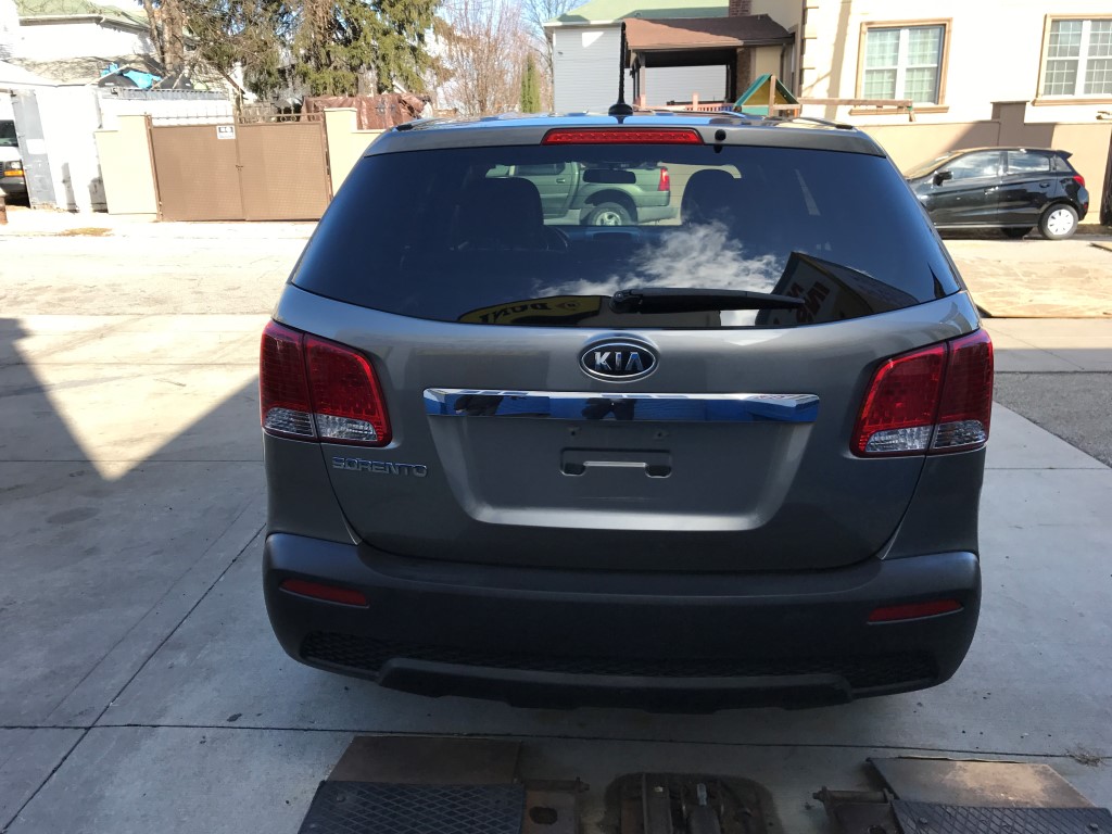 Used - Kia Sorento 4C LX AWD SUV for sale in Staten Island NY
