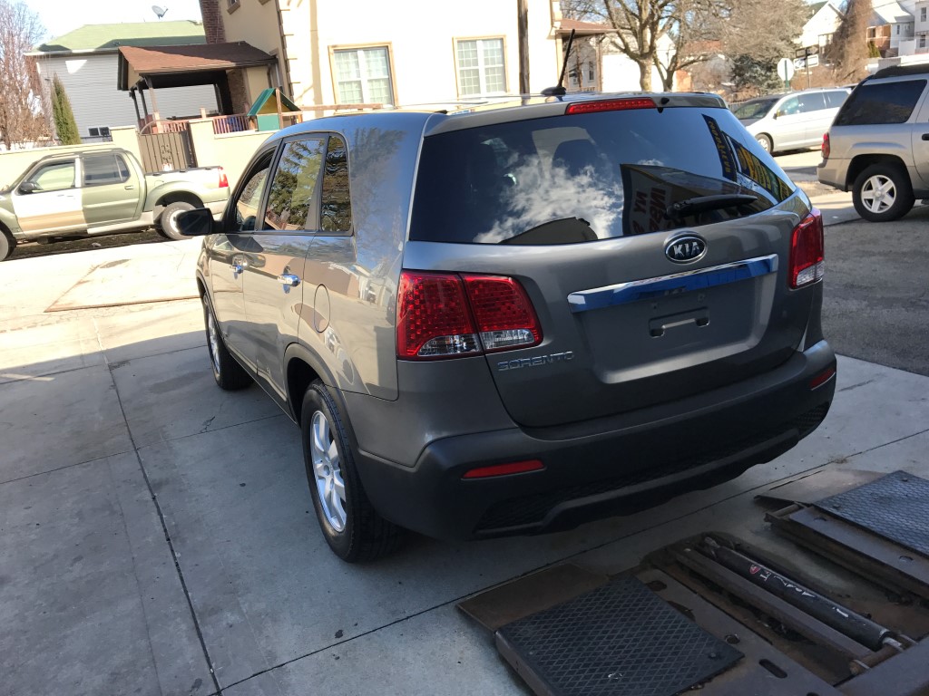 Used - Kia Sorento 4C LX AWD SUV for sale in Staten Island NY