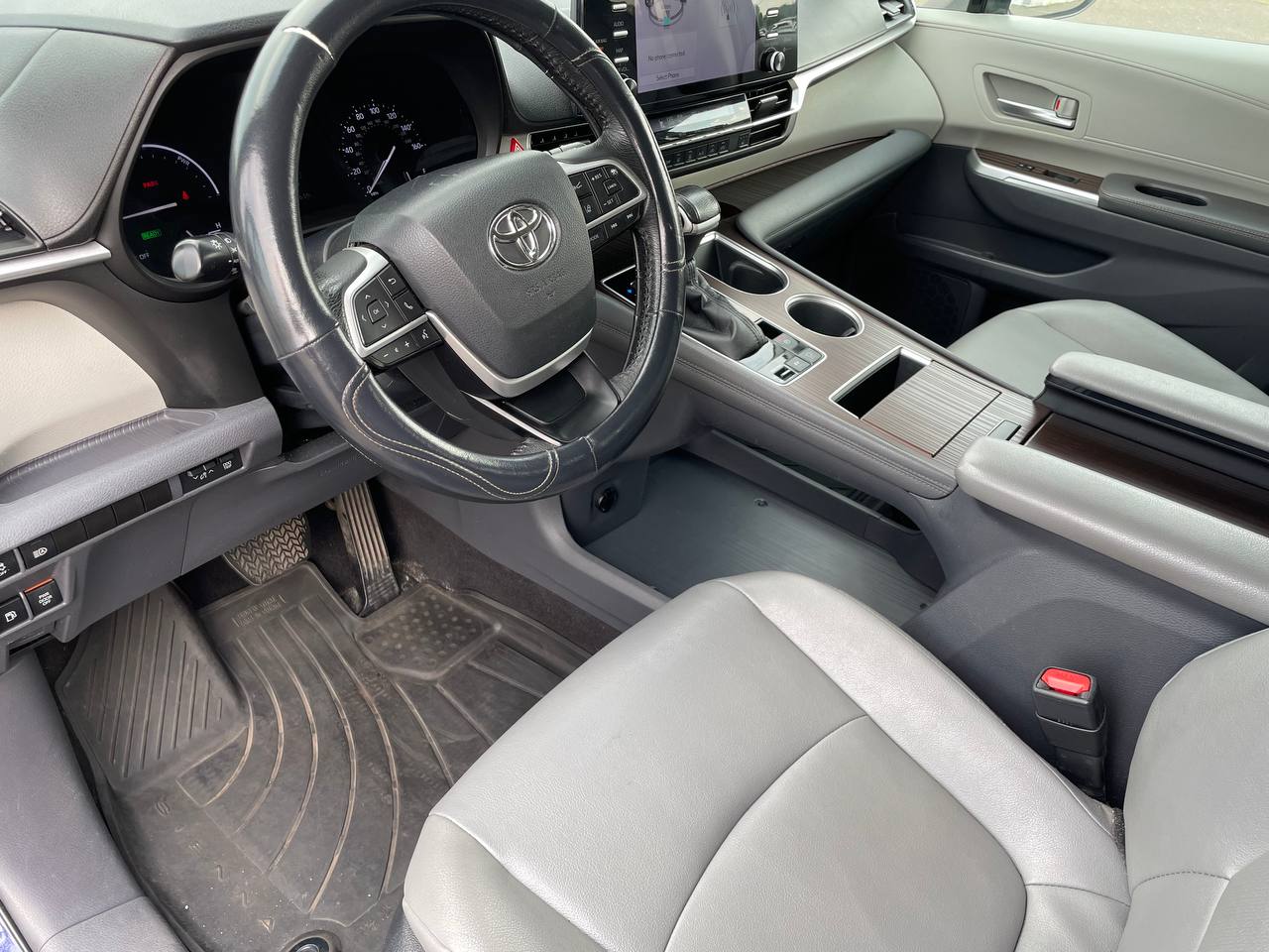 Used - Toyota Sienna XLE Minivan for sale in Staten Island NY
