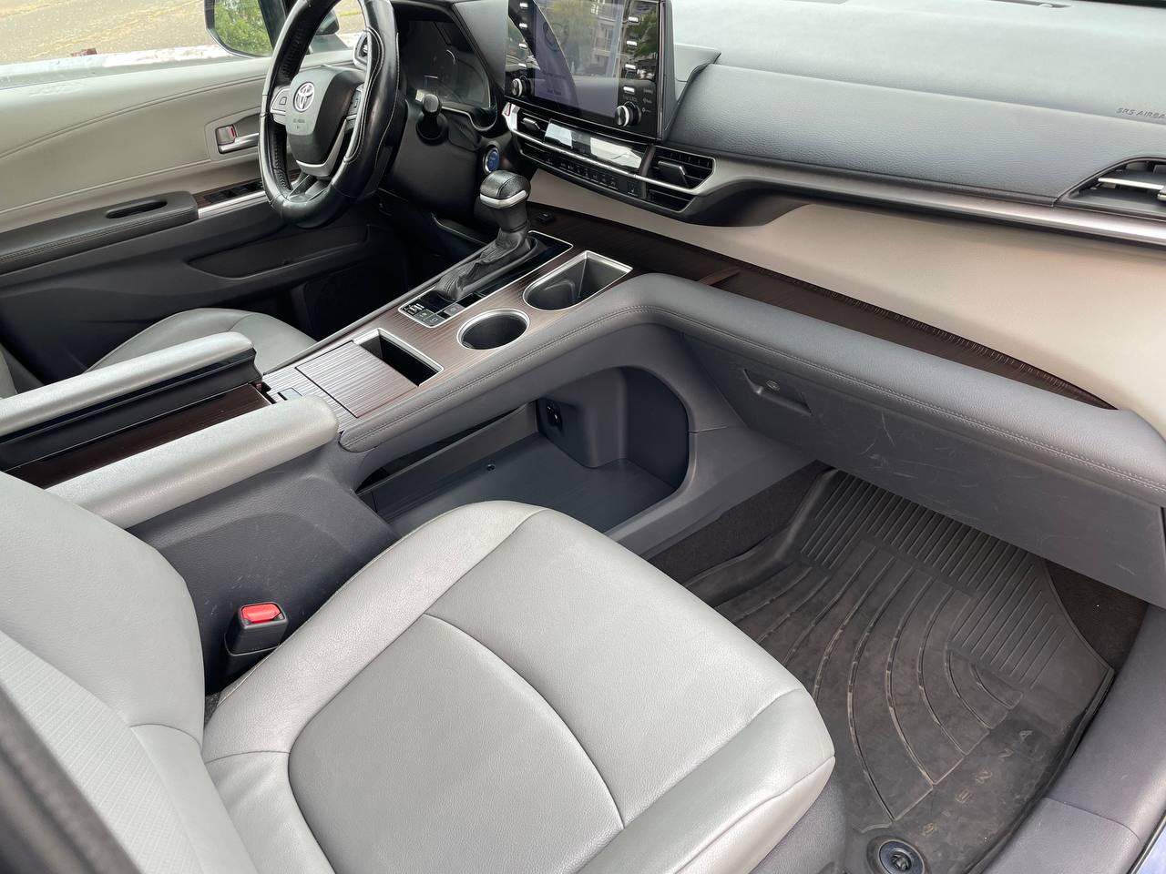Used - Toyota Sienna XLE Minivan for sale in Staten Island NY