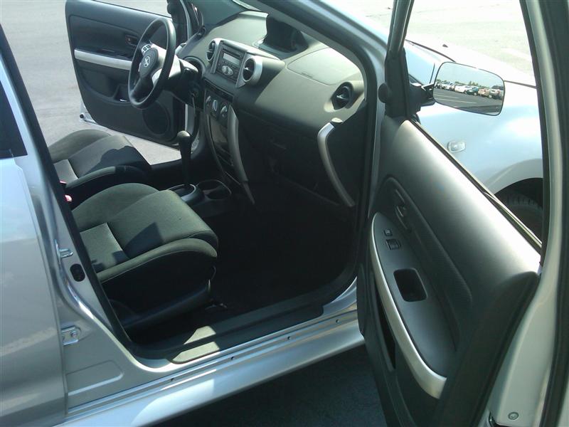 Pre-owned Car xAScion