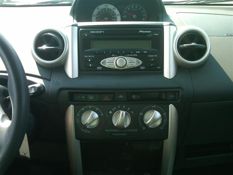 Pre-owned Car xAScion