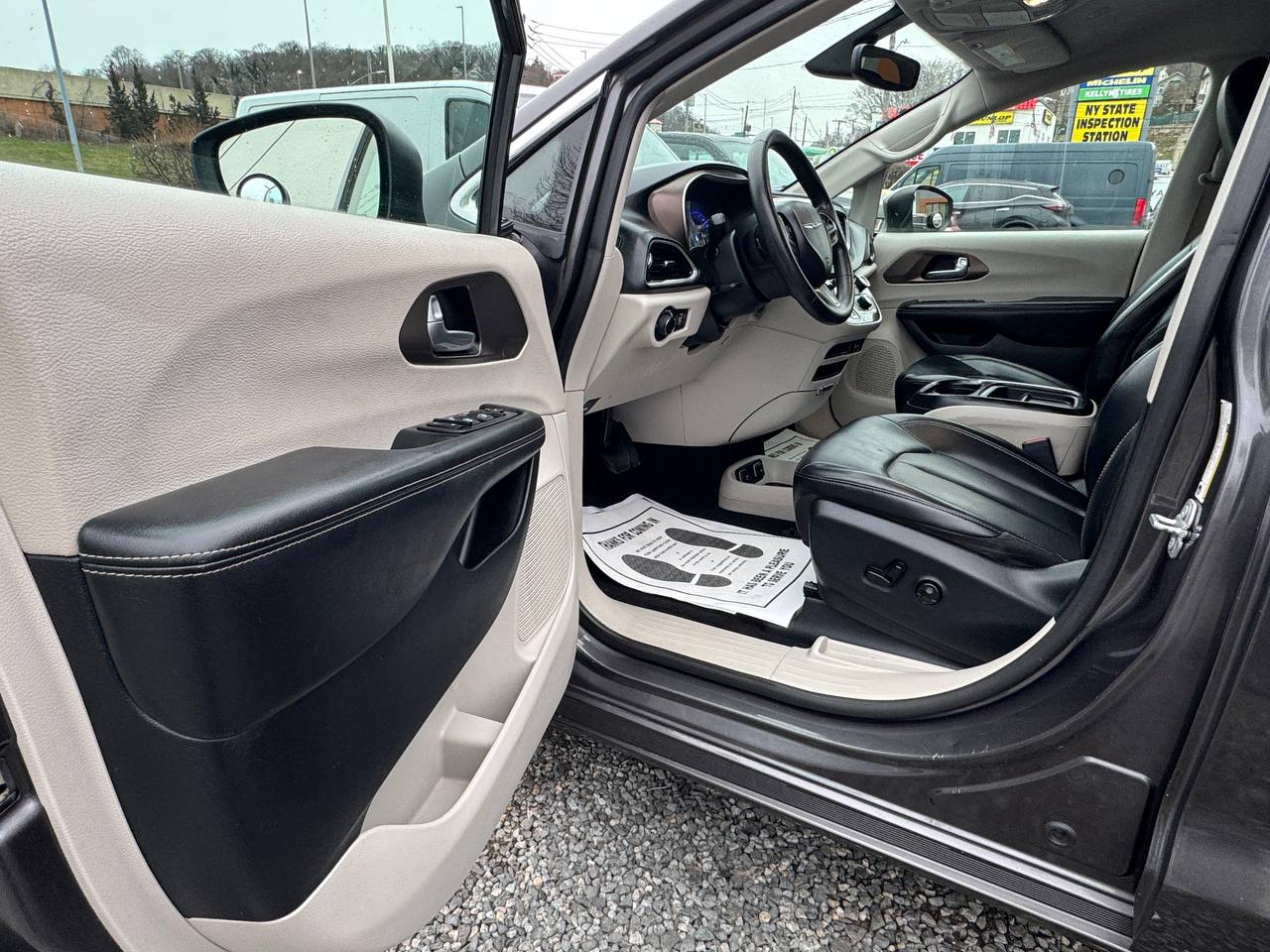 Used - Chrysler Voyager LXi Minivan for sale in Staten Island NY