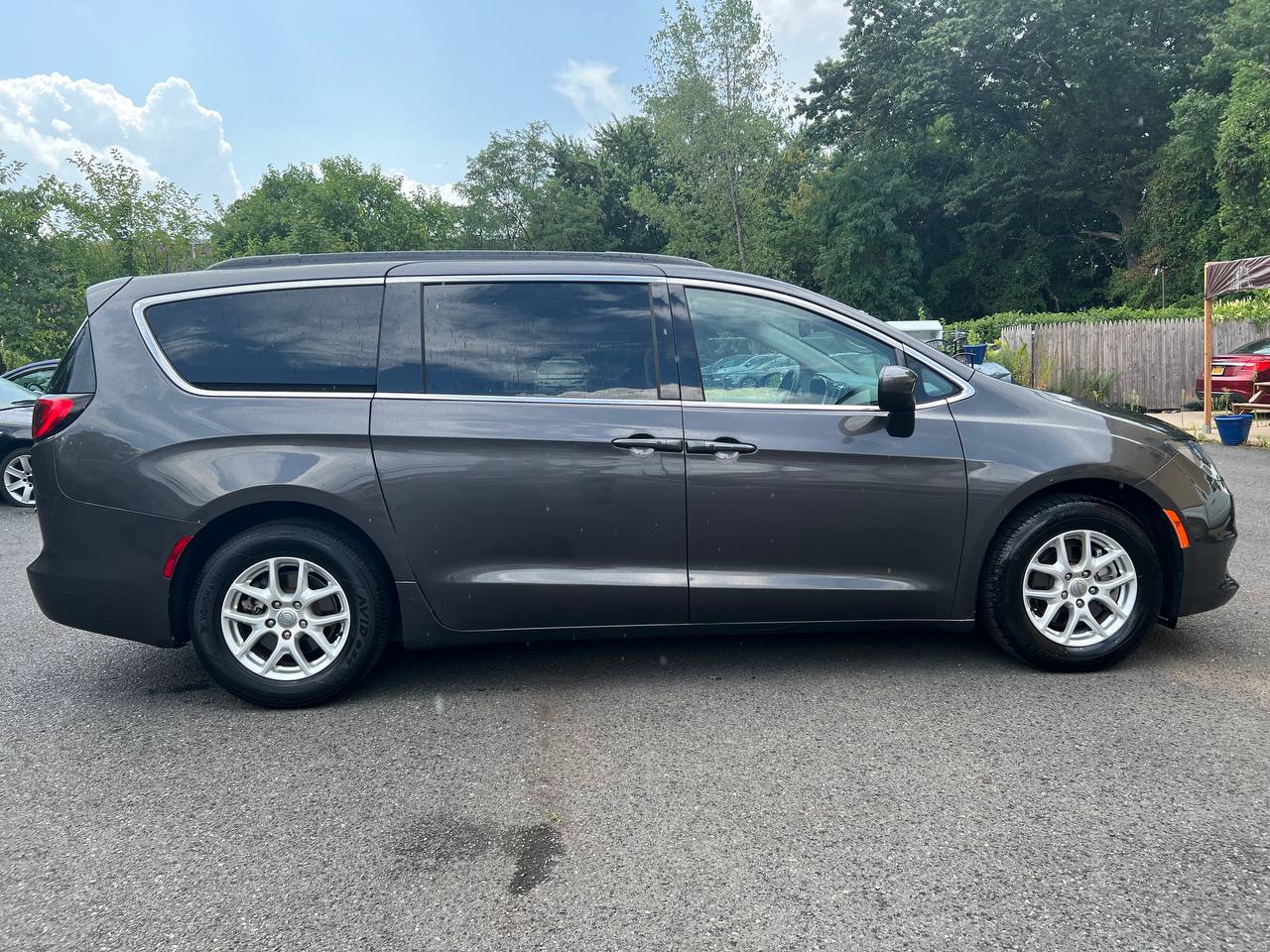 Used - Chrysler Voyager LXi Minivan for sale in Staten Island NY