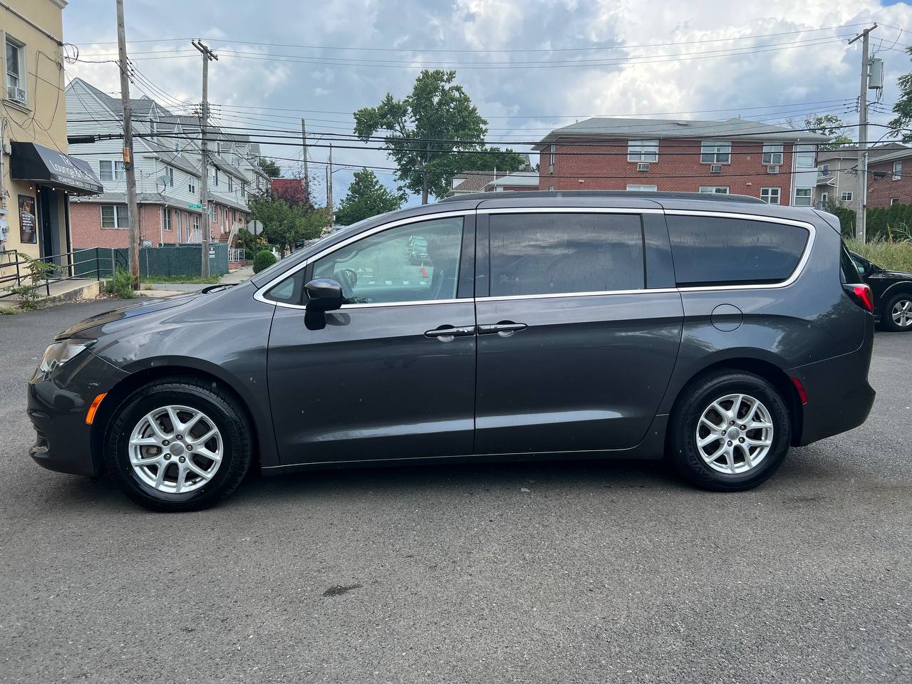 Used - Chrysler Voyager LXi Minivan for sale in Staten Island NY