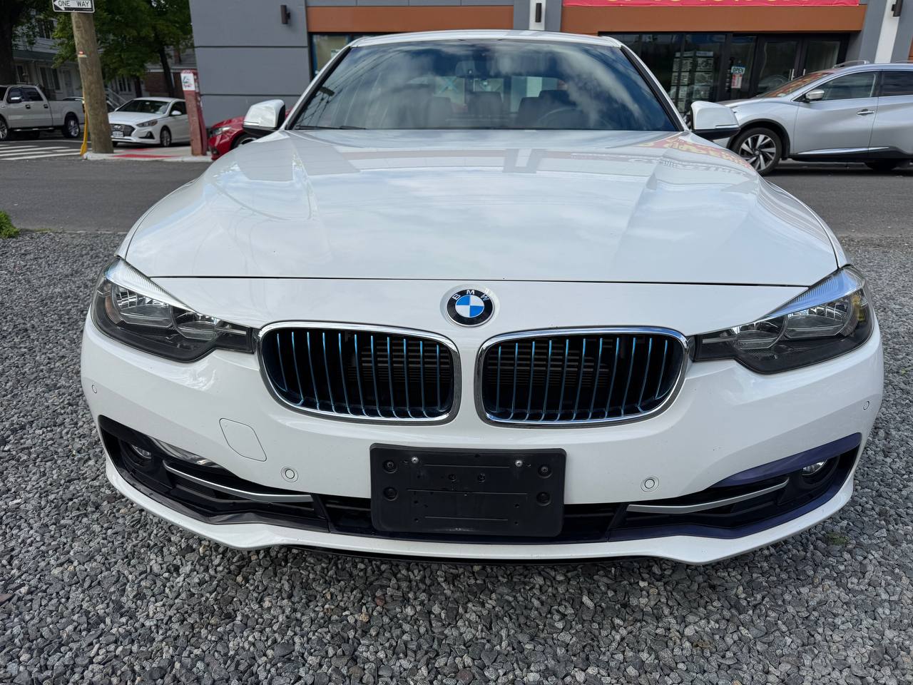 2017 BMW 3 Series 330e iPerformance Sedan's photo