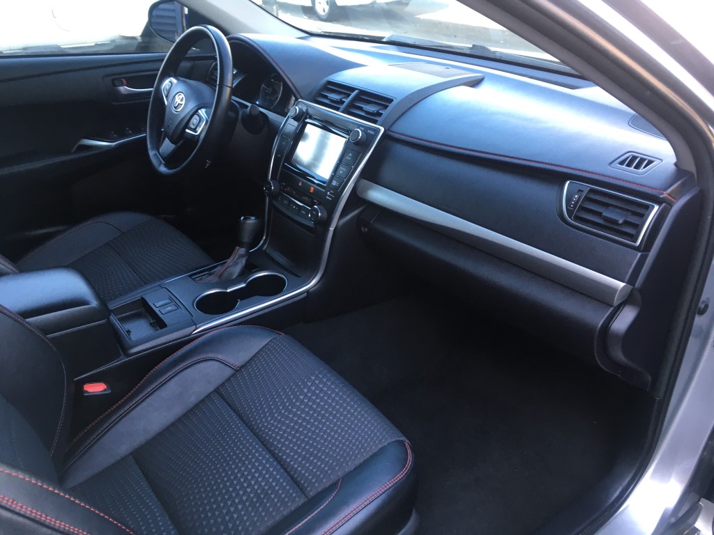 Used - Toyota Camry SE Hybrid Sedan for sale in Staten Island NY