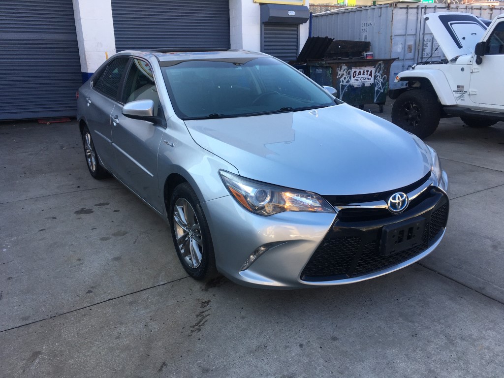 Used - Toyota Camry SE Hybrid Sedan for sale in Staten Island NY