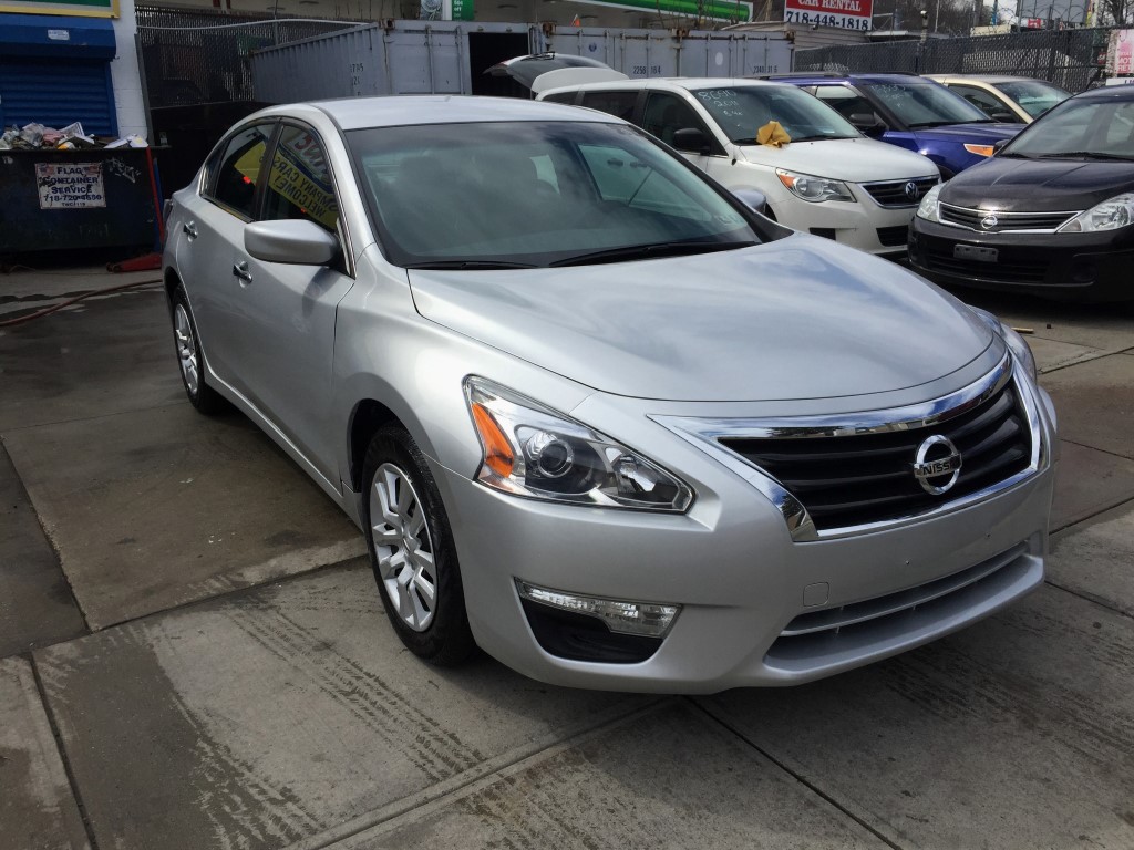 Used 2015 Nissan Altima S Sedan $14 490 00