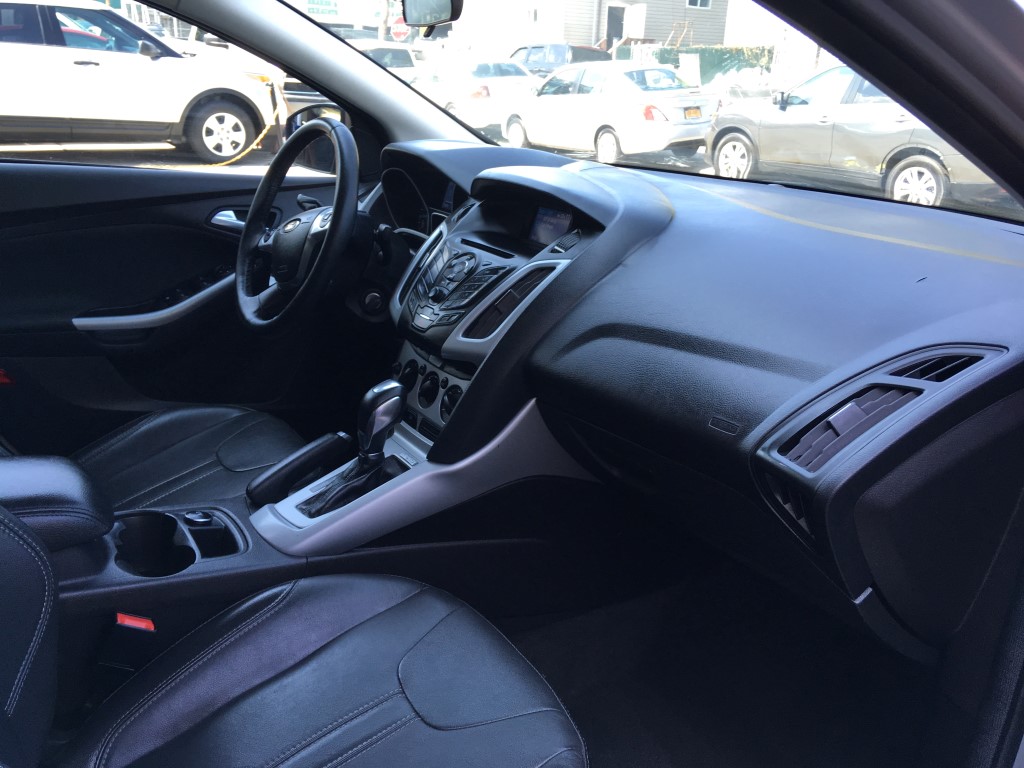 Used - Ford Focus SE Sedan for sale in Staten Island NY