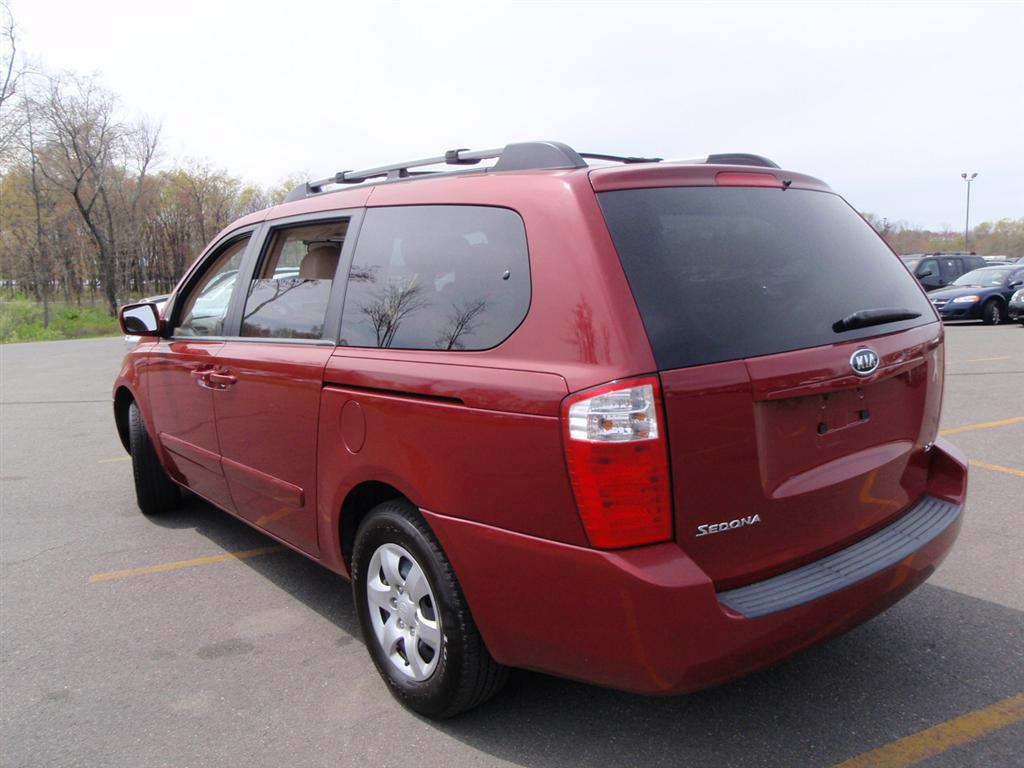 offers Used Car for Sale 2007 Kia Sedona LX MiniVan 7,990.00 in Staten