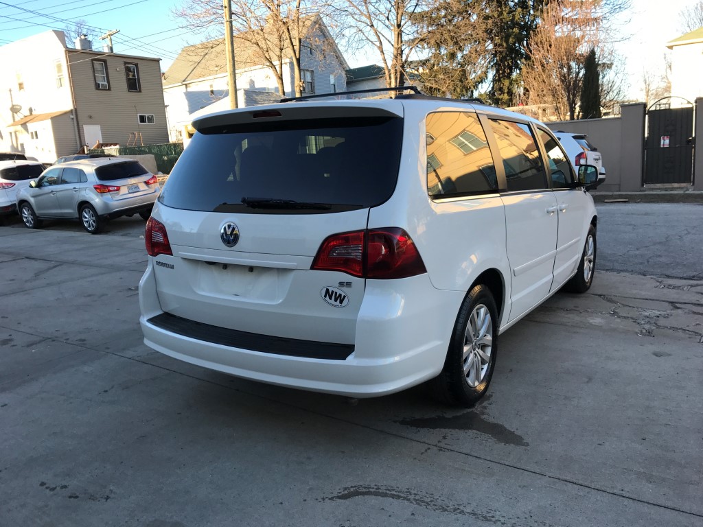 Used - Volkswagen Routan SE Minivan for sale in Staten Island NY