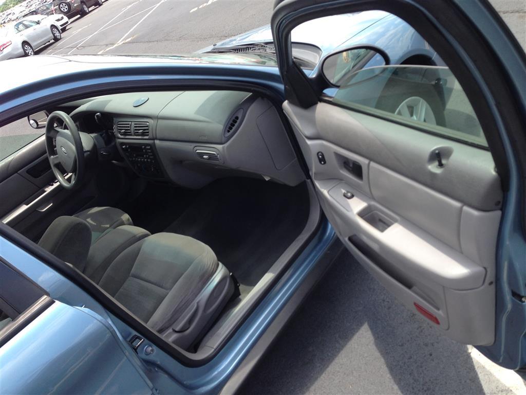 Pre-owned Car Taurus SEFord