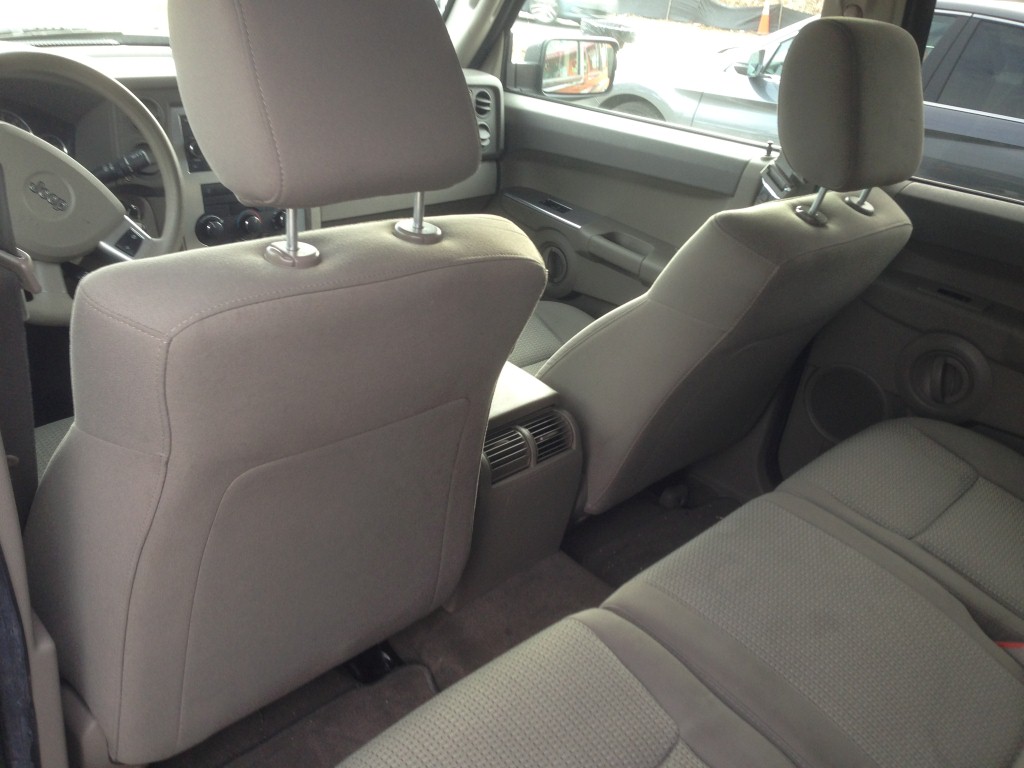 Pre-owned Car CommanderJeep