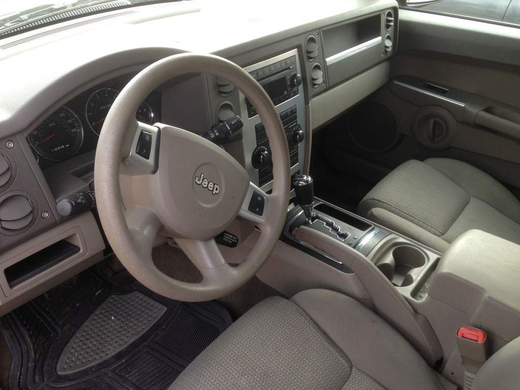 Pre-owned Car CommanderJeep