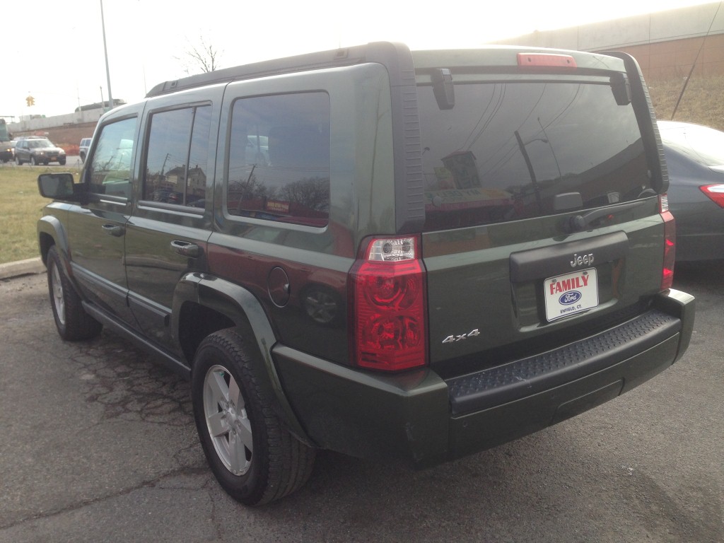 Pre-owned Car CommanderJeep