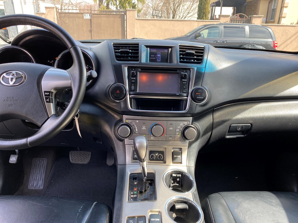 Used - Toyota Highlander SE AWD SUV for sale in Staten Island NY