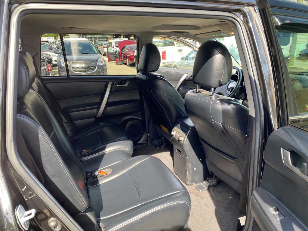 Used - Toyota Highlander SE AWD SUV for sale in Staten Island NY