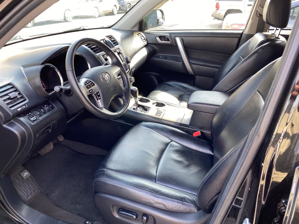 Used - Toyota Highlander SE AWD SUV for sale in Staten Island NY