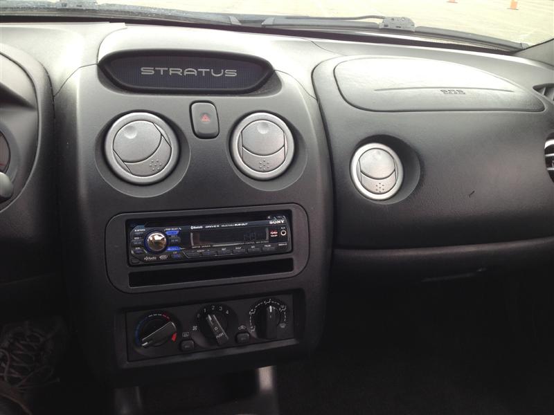 Pre-owned Car StratusDodge