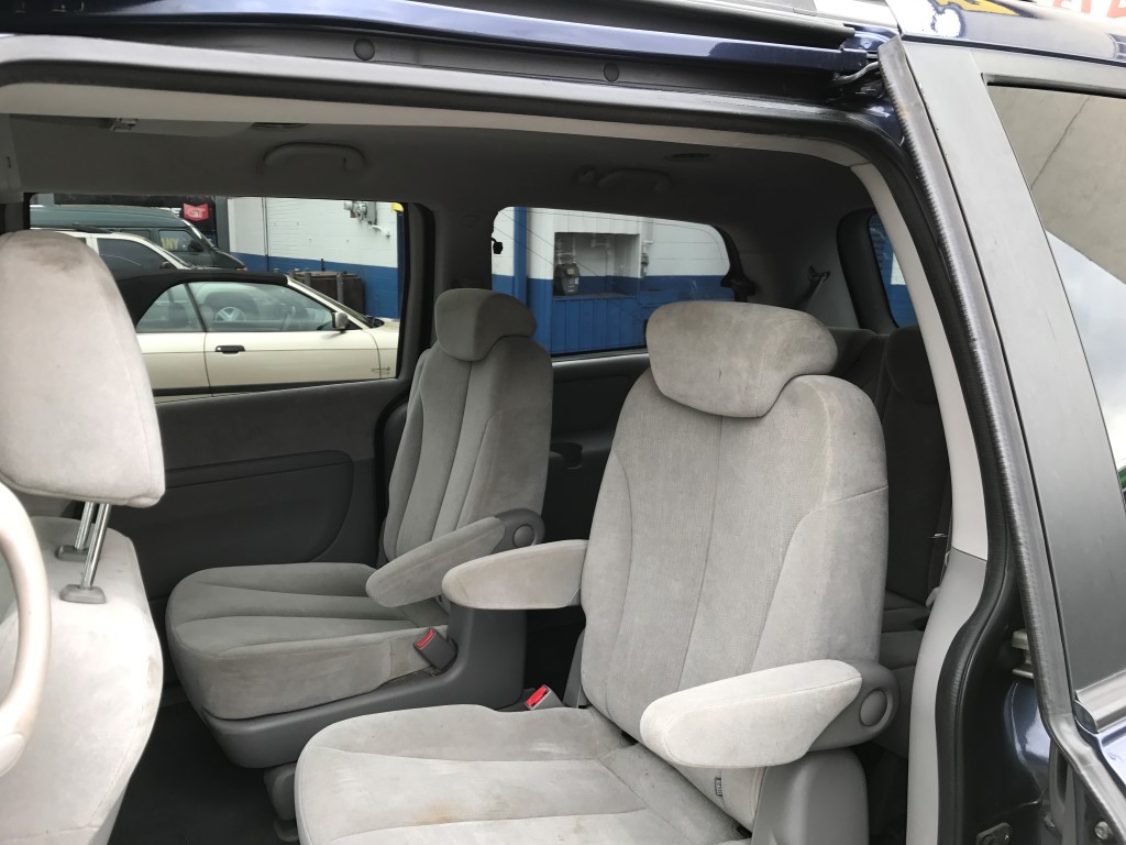 Used - Kia Sedona LX MiniVan for sale in Staten Island NY
