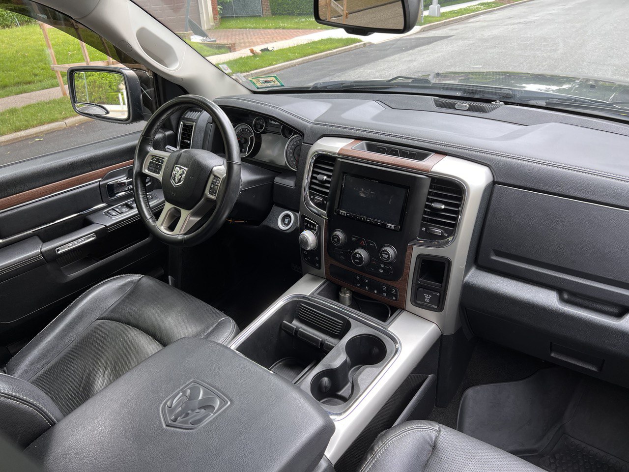 Used - RAM 1500 Laramie 4x4 4dr Crew Cab Pickup Truck for sale in Staten Island NY