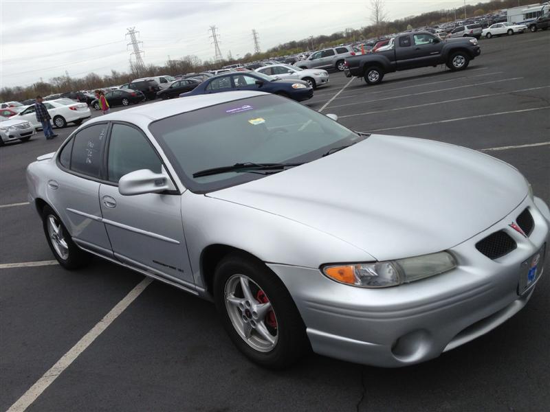 Pre-owned Car Grand PrixPontiac