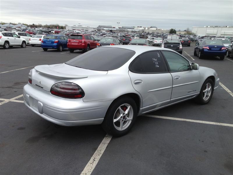 Pre-owned Car Grand PrixPontiac