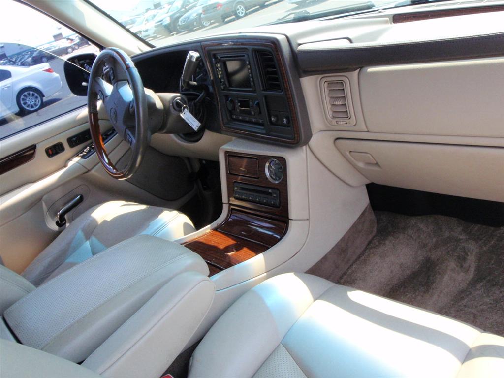 Pre-owned Car EscaladeCadillac