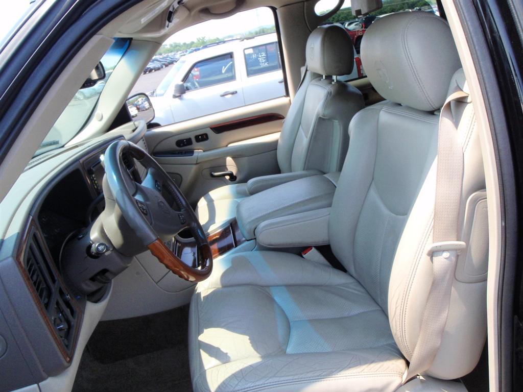 Pre-owned Car EscaladeCadillac