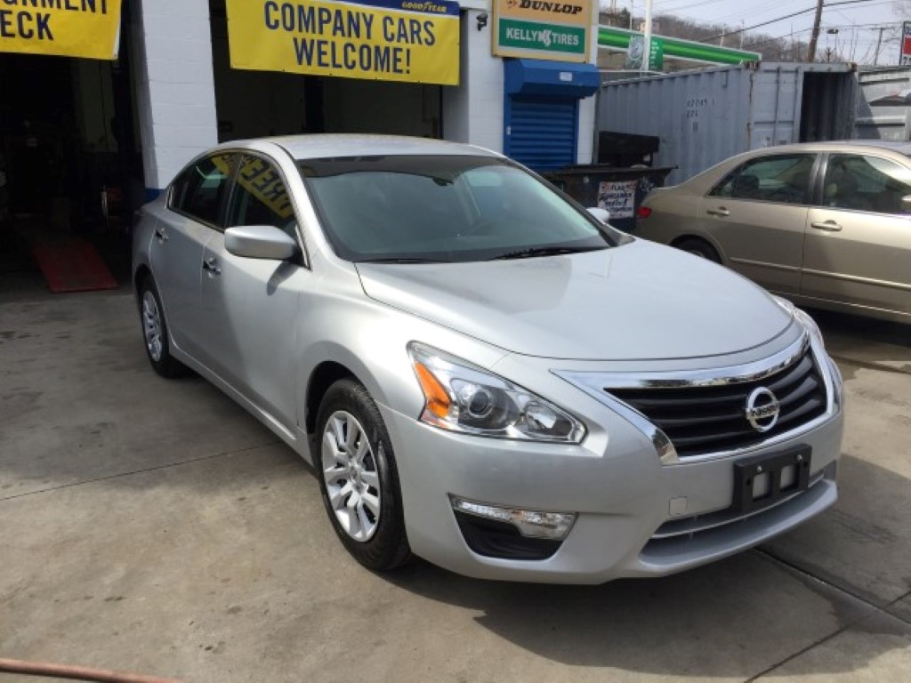 Used 2014 Nissan Altima S Sedan 12,490.00