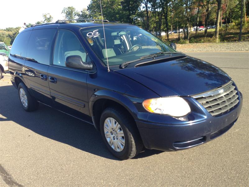 2005 Chrysler town country lx minivan #4