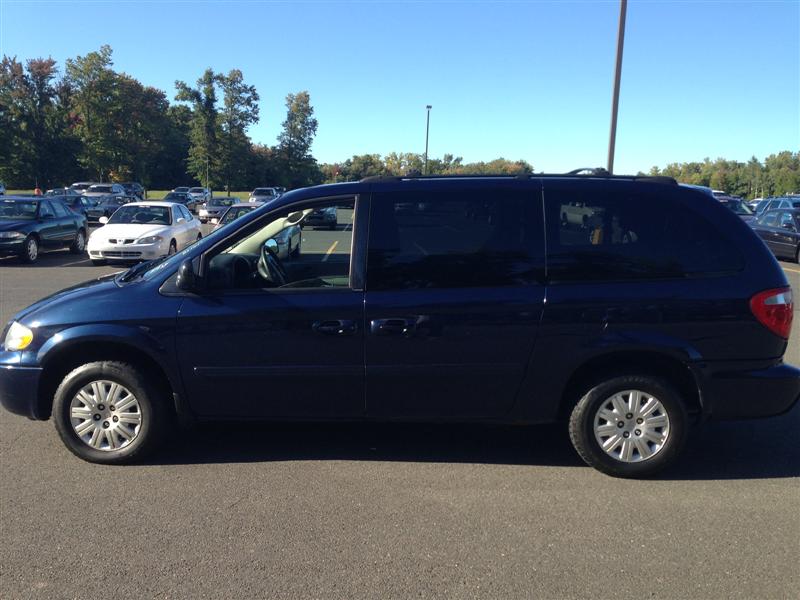 offers Used Car for Sale 2005 Chrysler Town