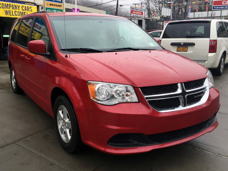 Used 2012 Dodge Grand Caravan SXT 11,990.00