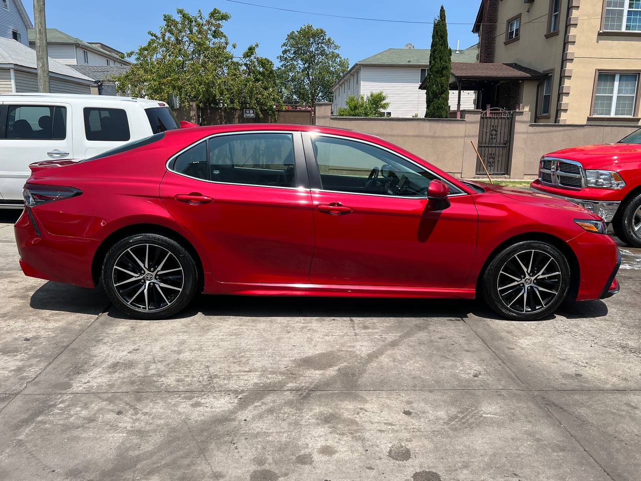 Used - Toyota Camry SE Sedan for sale in Staten Island NY