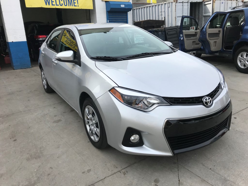Used 2015 Toyota Corolla S Sedan 10,990.00